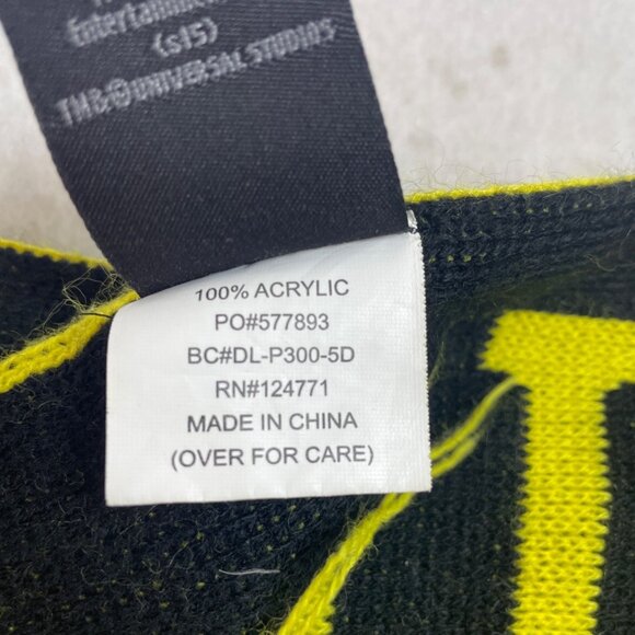 Universal Studios Harry Potter Hufflepuff Black and Yellow Reversable Scarf - Picture 3 of 5